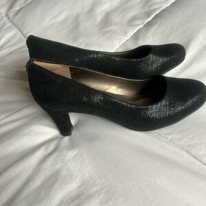 Easy Spirit, size 8W woman’s black heels